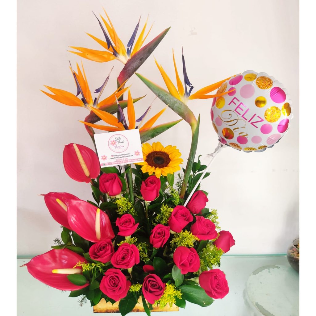 Arreglo tropical con globo metalizado - flores en cali