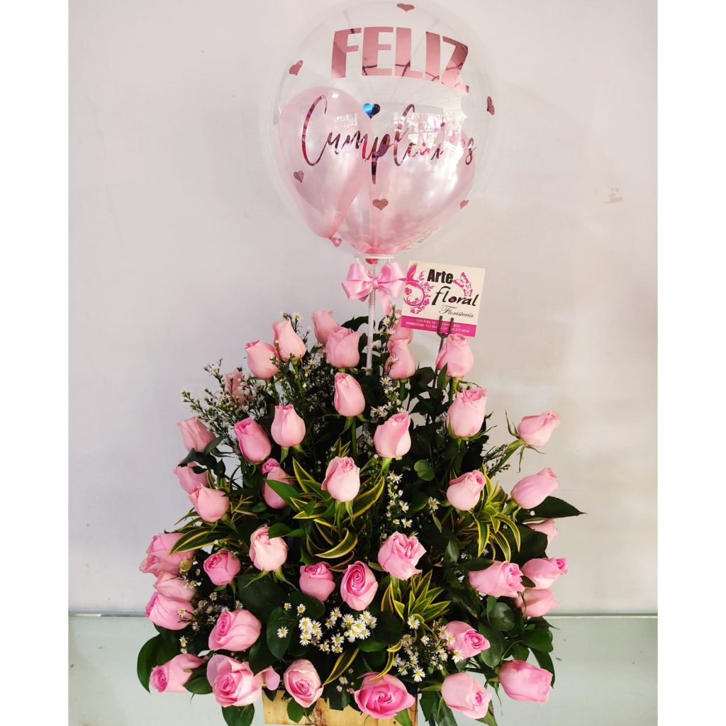 Arreglo triangulo rosas rosadas - floristerias en cali