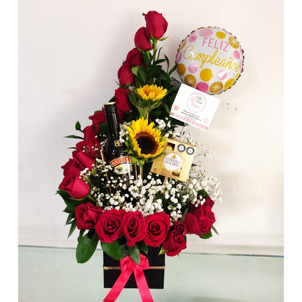Arreglo con vino y ferreros para enamorar - floristerias en cali