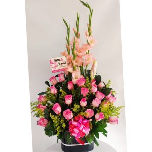 Arreglo rosas fuscias, gladiolos-