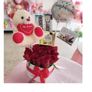 corazon en rosas rojas, chocolate, oso - floristeria cali