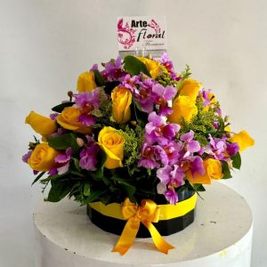 Ramo en rosas amarillas, orquídeas floristeria cali