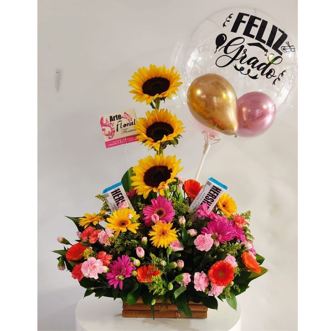 Ramo floral en gerberas, chocolatinas floristeria cali